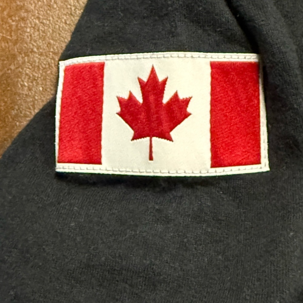 Team Canada Women’s Long Sleeve Shirt EUC - Picture 4 of 5
